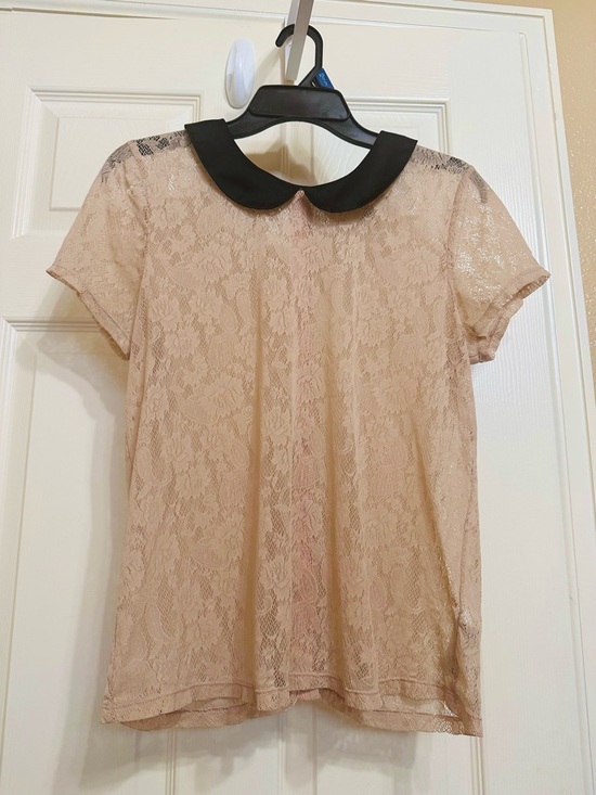 Forever 21 Tops - Forever 21 Blush Lace Top Size Small 💗